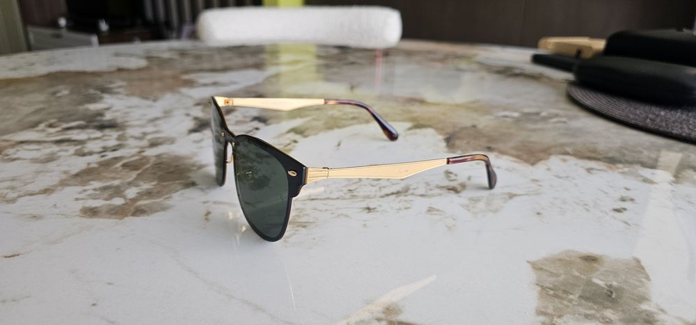 Vând ochelari de soare Ray-Ban  (RayBan)