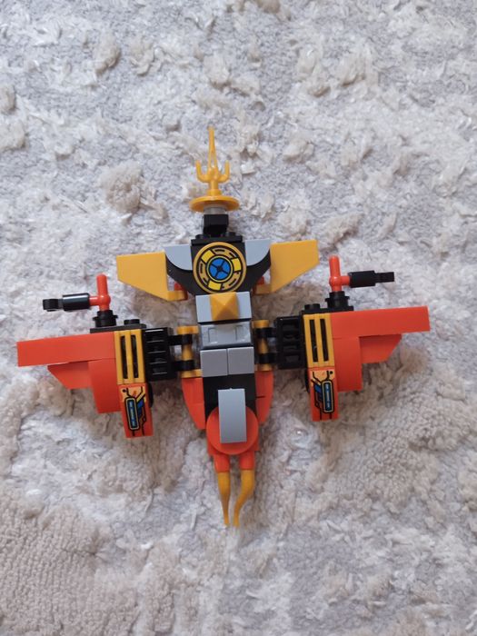 Минифигурка зейна и корабль