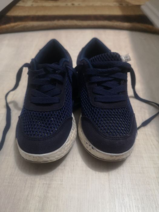 Кроссовки для девочки 32 размера