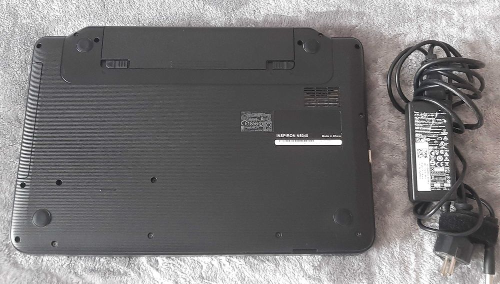 Laptop Dell Inspiron N5040