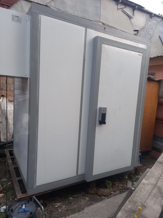 Морозильные и холодильные  камеры