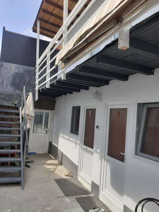 Casa 12 camere cu bai de vânzare la 5 min de mare (mers pe jos)