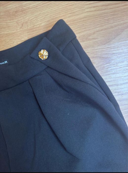 Pantaloni eleganți Sinsay M - stil stofă, nepurtați – perfecti office & casual chic