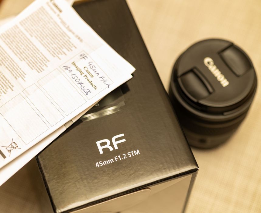 Canon RF45mm f/1.2 STM