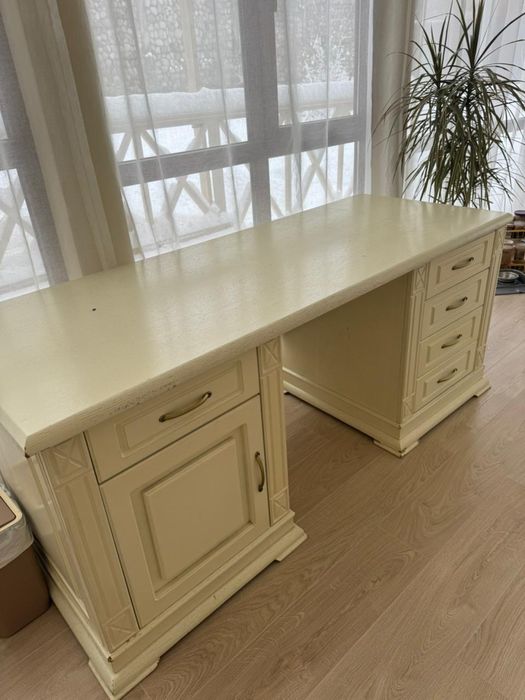 Продам кабинетный стол