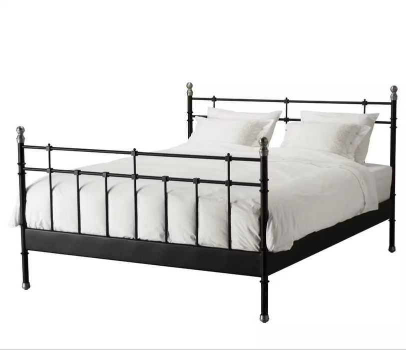 Продам кровать IKEA с матрасом 160*200