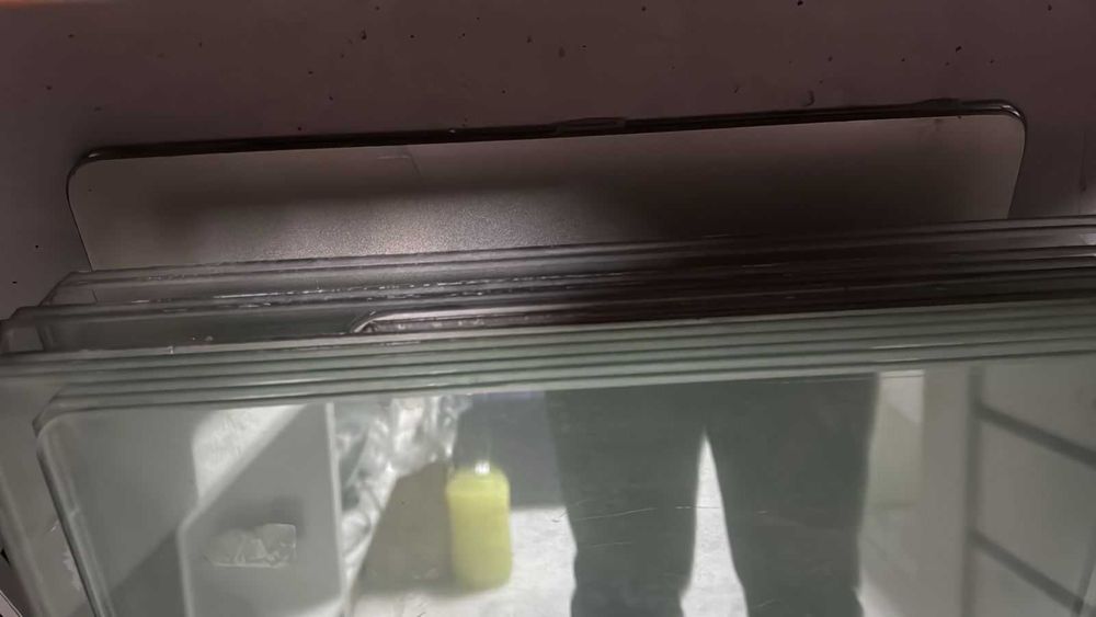 Витрина стеклянная