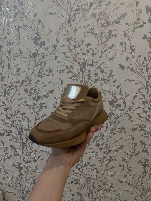 Продам кроссовки