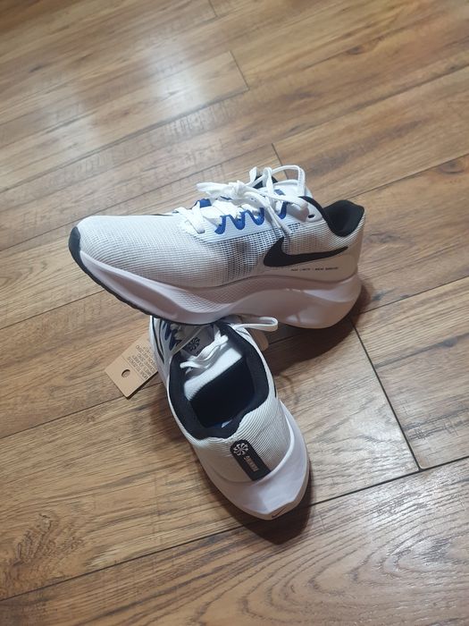 Vând adidasi nike zoom fly5