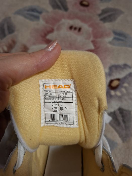 Продаю коньки 5 с.В отличном состоянии.