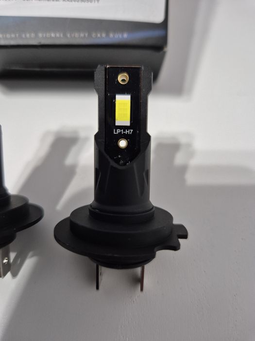 Set 2 becuri Led H7