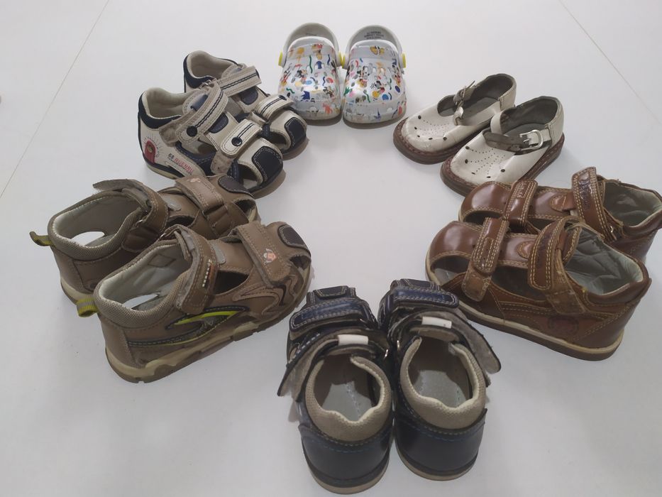 Продам детские сандалии