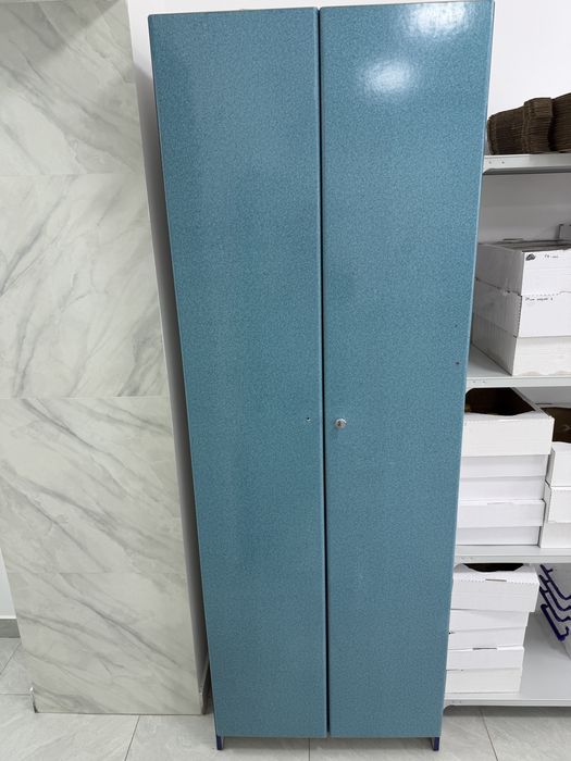 Шкаф для дома или офиса