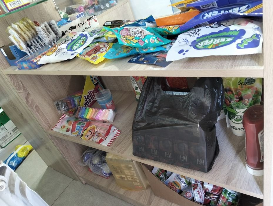 Продам витрины новые