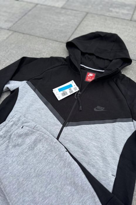 Trening Nike Tech Negru Gri - Set complet