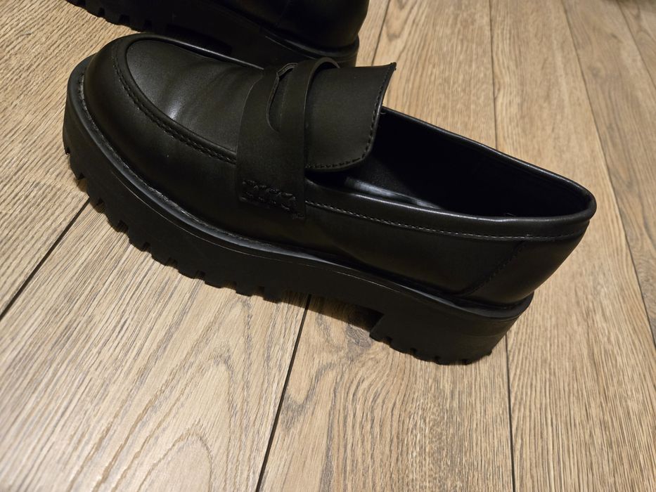 Дамски обувки Stradivarius