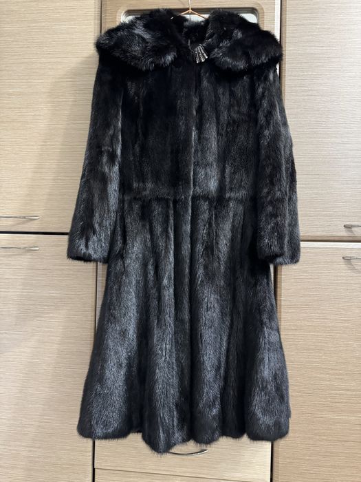 Продам норковую шубу