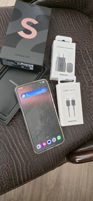Продам телефон фирмы SAMSUNG  S22+ 12 / 256 gb.