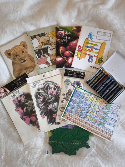 Училищни тетрадки, комплект, временни татуировки и др..