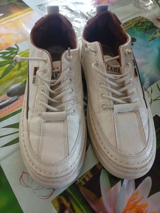 Продам кроссовки -кеды
