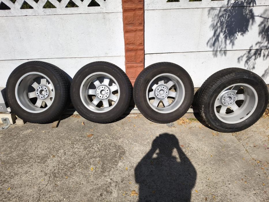 Vând Jante  Audi Q7 cu anvelope de iarna noi noi