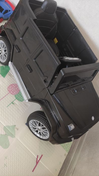 Продам машинку детскую!