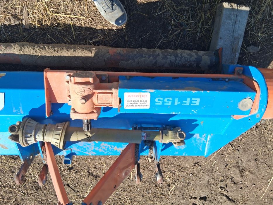Vând Tocătoare resturi vegetale în stare perfecta de funcționare