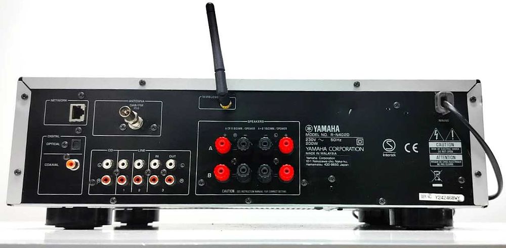 Yamaha R-N402 D amplificator WiFi USB bluetooth flac dsd