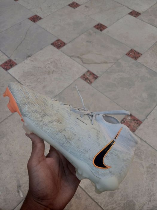 Футбольные Бутсы "Nike Phantom Luna"