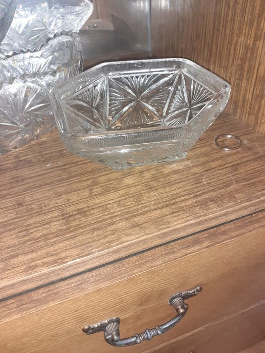 Продам хрустальные ладьи,салатники