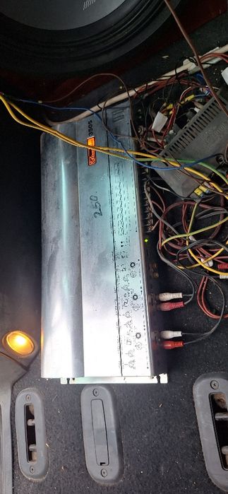 Vând difuzoare Alpine 15 țoli