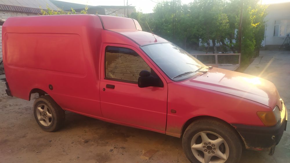 Ford yuk  avtomobili