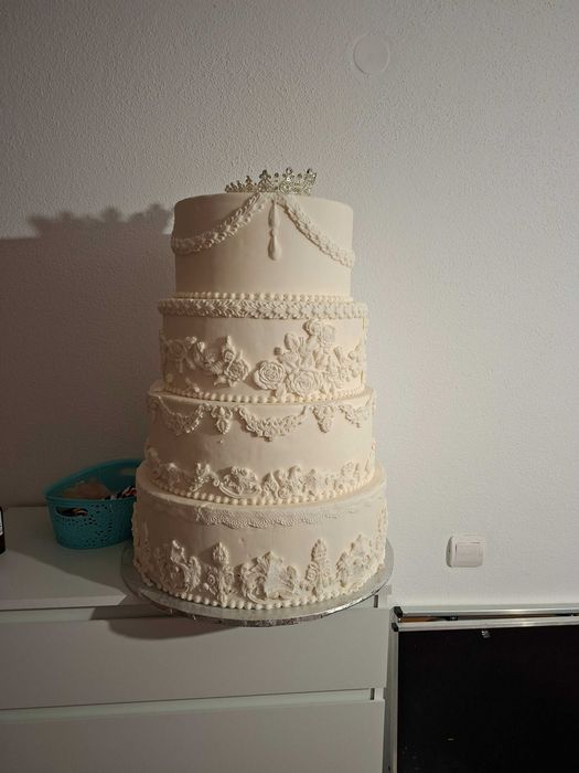 Сватбена Бутафорна (изкуствена) торта на 4 етажа