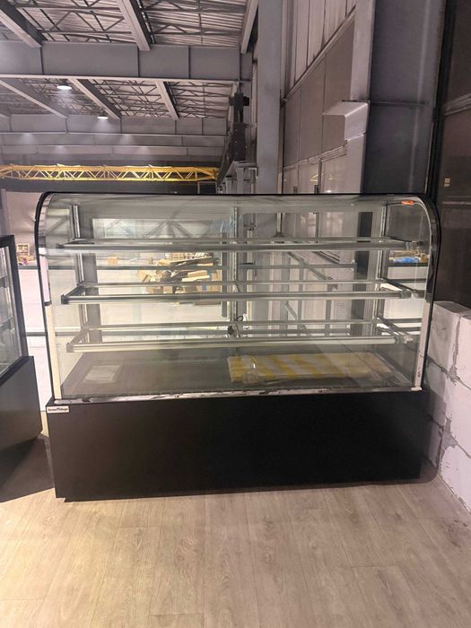 Кондитерская витрина SNOW VILLAGE DG-1500FYH - 620 литров