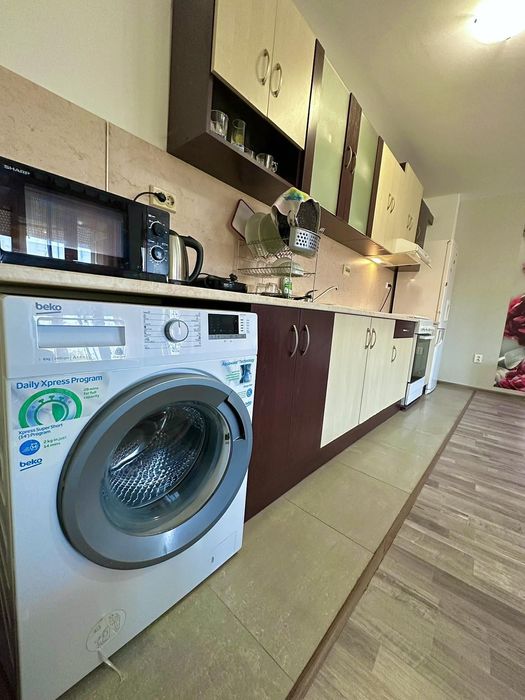 Продава се Двустаен апартамент в Бургас, Лазур - 68 кв.м за 2646 €/кв.м - Снимка #2