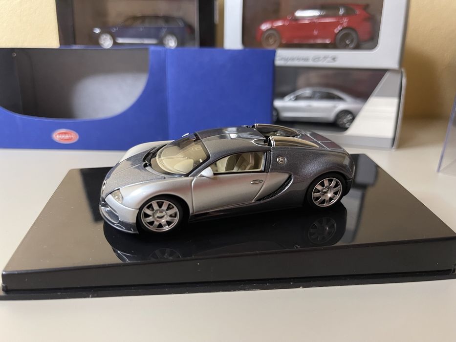 Macheta Bugatti Veyron 1:43 Autoart