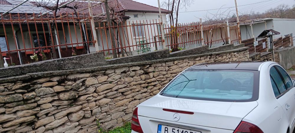 Mercedes E270 177к.с.