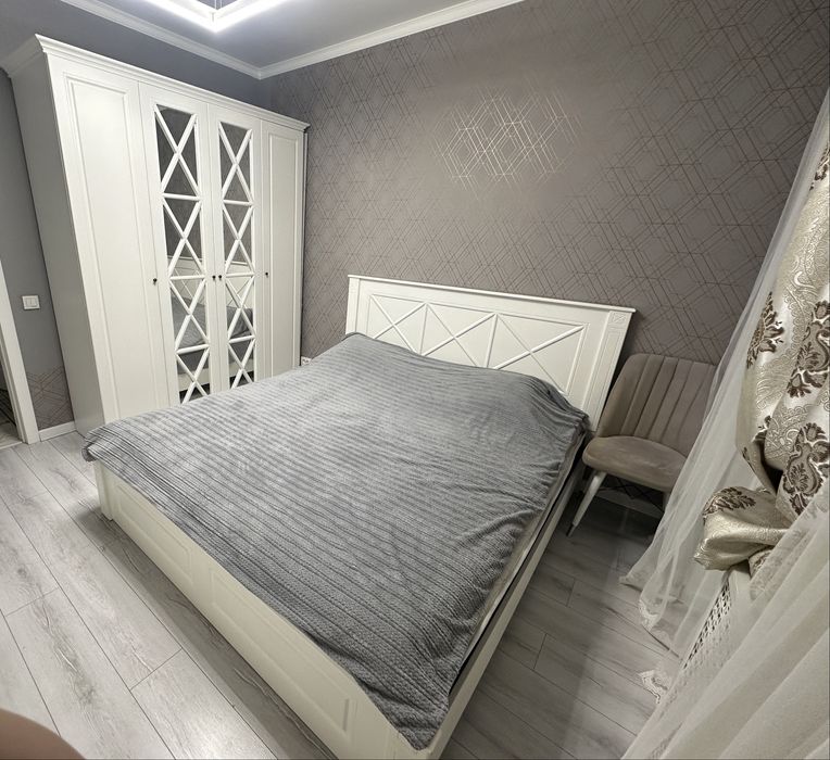 Продам спальный гарнитур