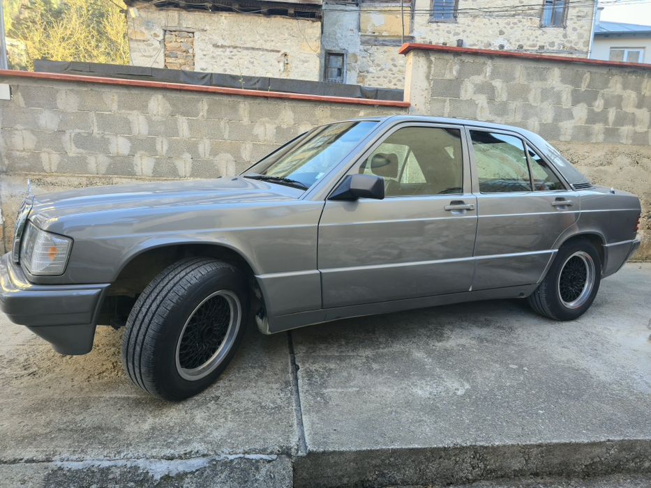 Mercedes 190 d.                                                                                    .