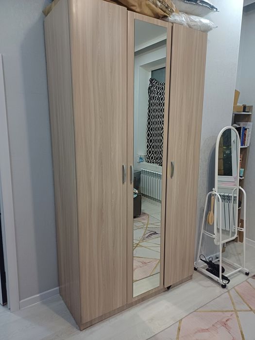 шкаф вместительный