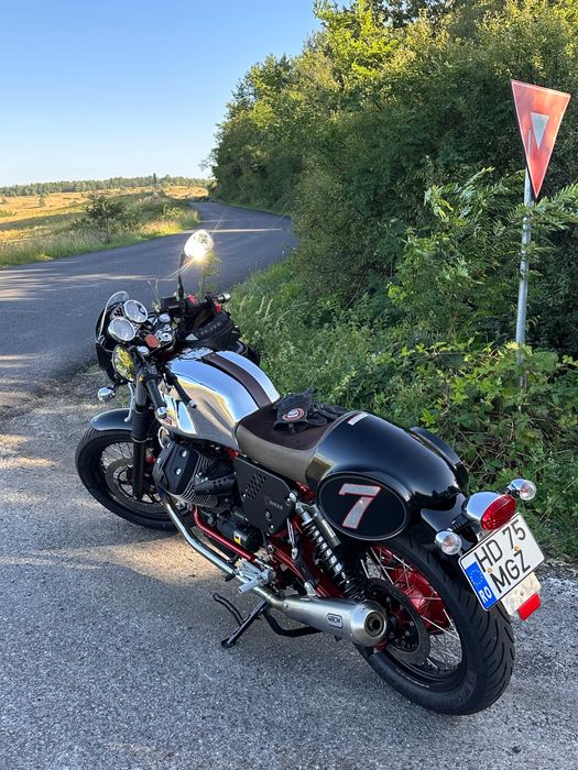 Moto Guzzi V7 Racer 2014