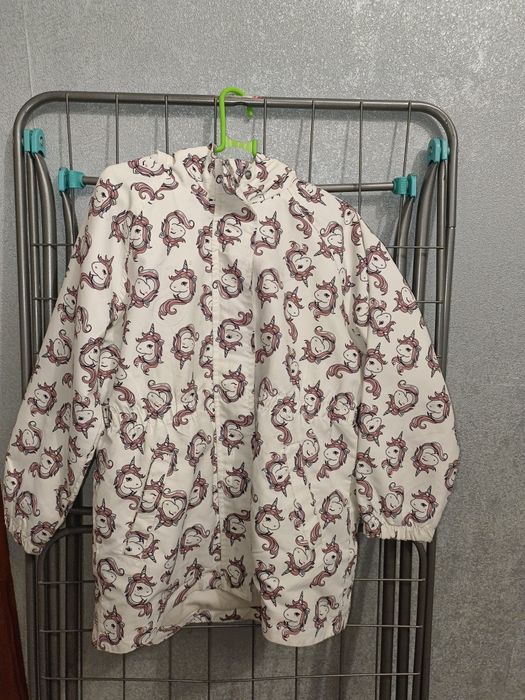 Продам ветровку для девочки