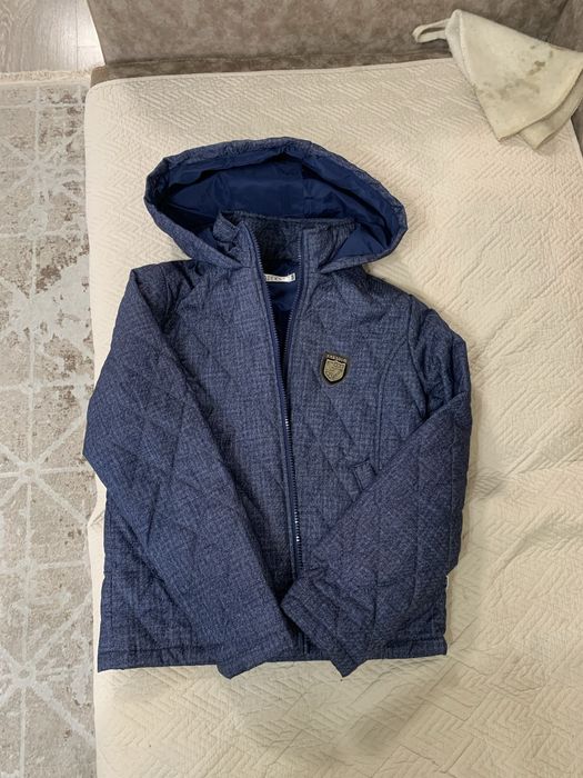 Куртка весна на мальчика 8-10 лет