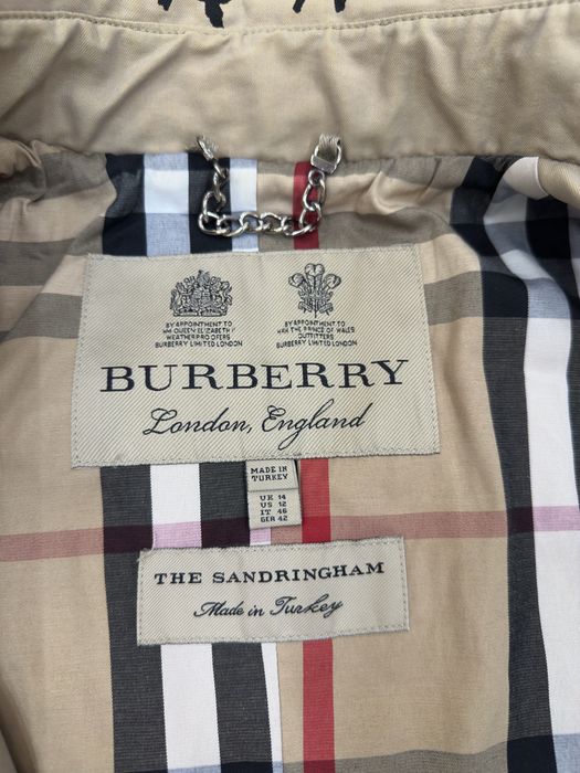 Плащ Burberry в отличном состоянии