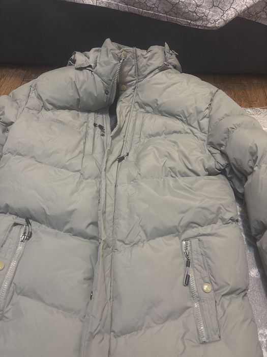 Мужская куртка серого цвета