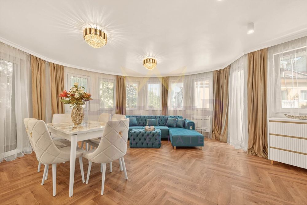 Дава се под наем Тристаен апартамент в Варна, Център - 100 кв.м за 1650 € - Снимка #10