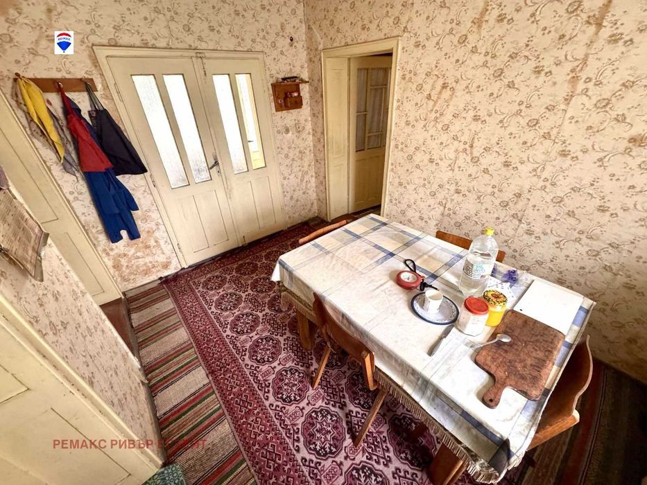 Селска къща за продажба в с. Бръшлен, обл. Русе