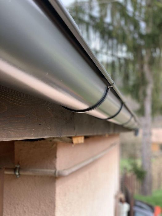 ScocuriTigla metalica ceramica casa acoperisuri