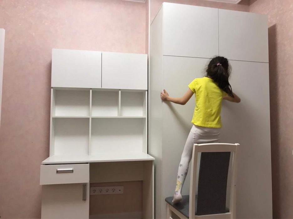 Продам детский гарнитурную мебель.