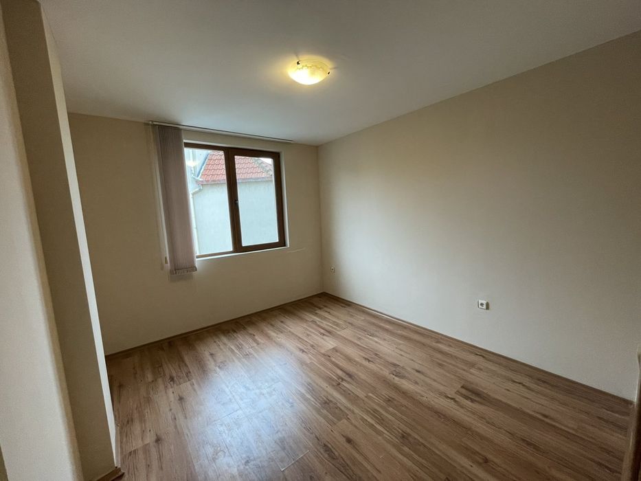 Двустаен апартамент с морска панорама в Бриз